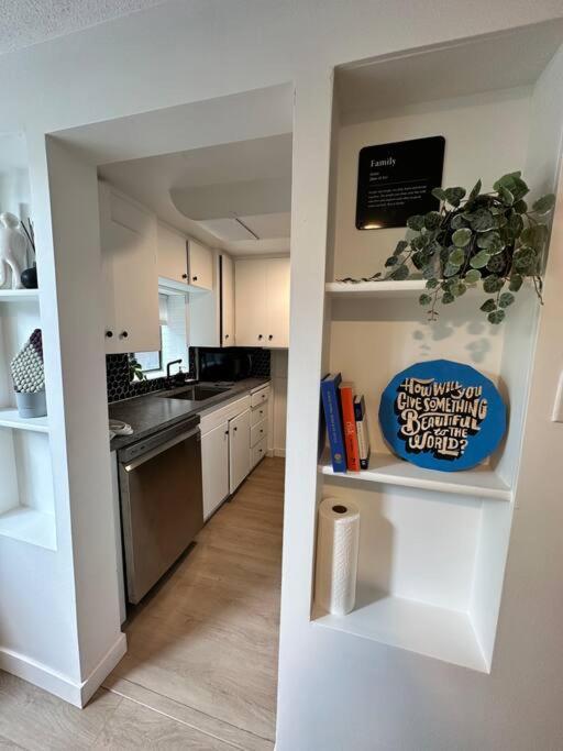 Apartament Petite Main Street Haven Vancouver Zewnętrze zdjęcie